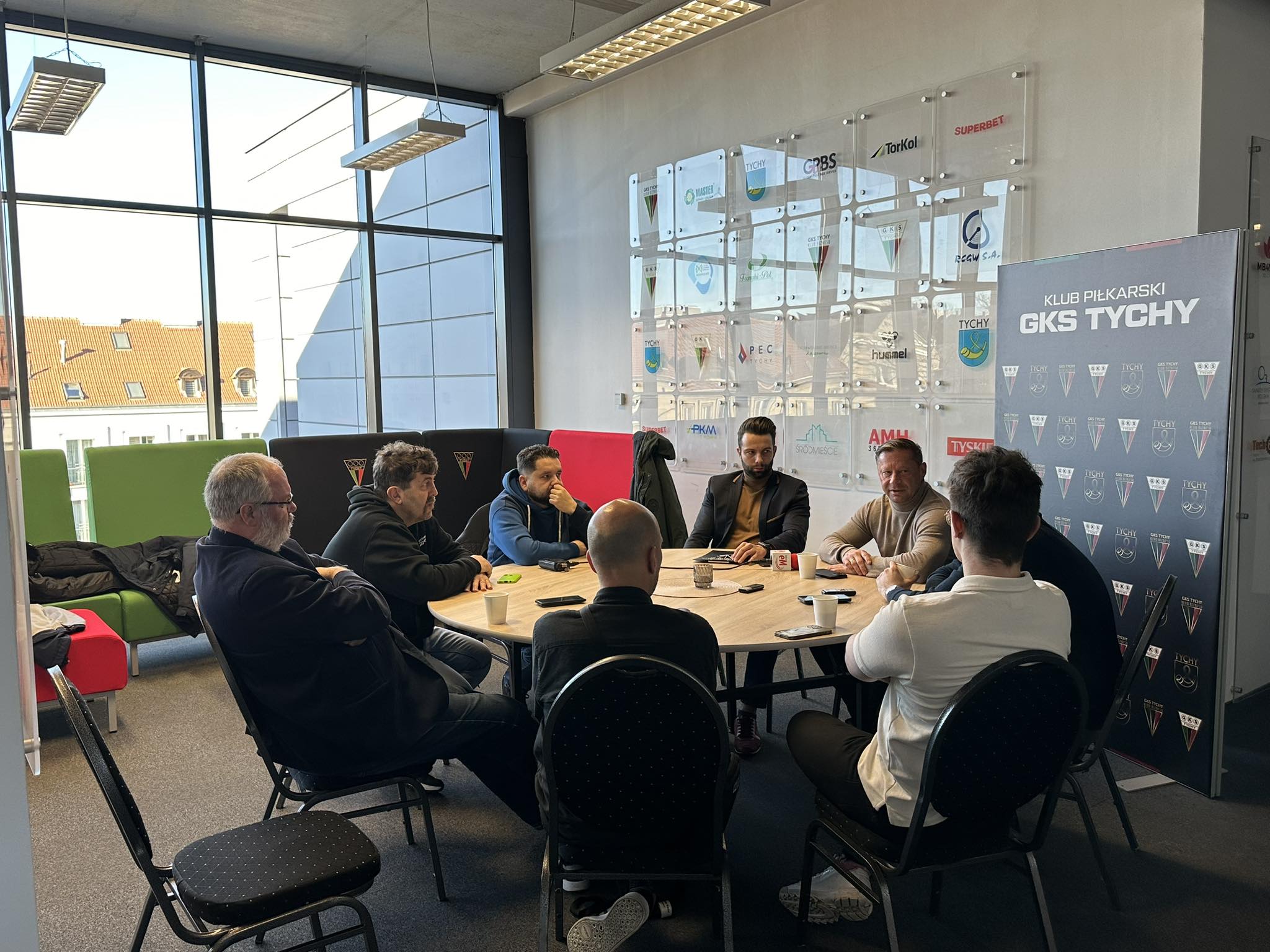 Podsumowanie, plany i transfery – Dariusz Banasik odpowiadał na pytania dziennikarzy