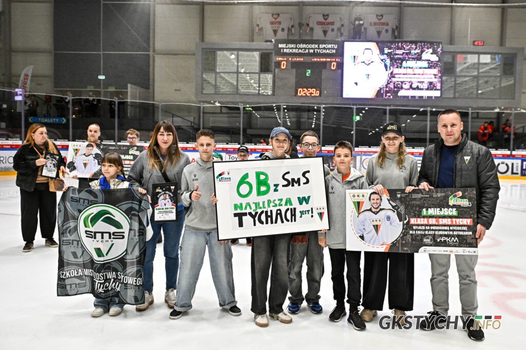 Najmłodsi kibice nagrodzeni! Uczestnicy akcji ” Z Klasą na Zimowym” odebrali czeki